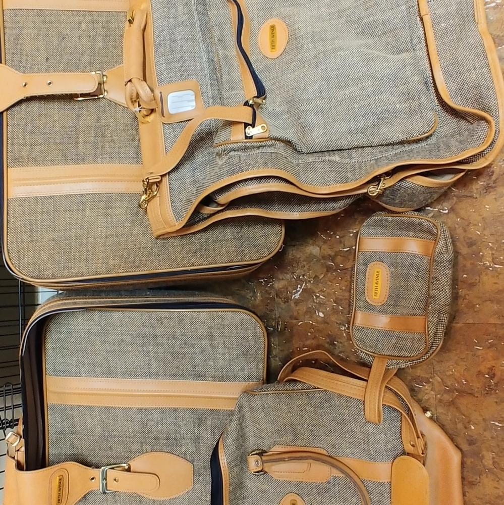 Fifth avenue 5 pc luggage set